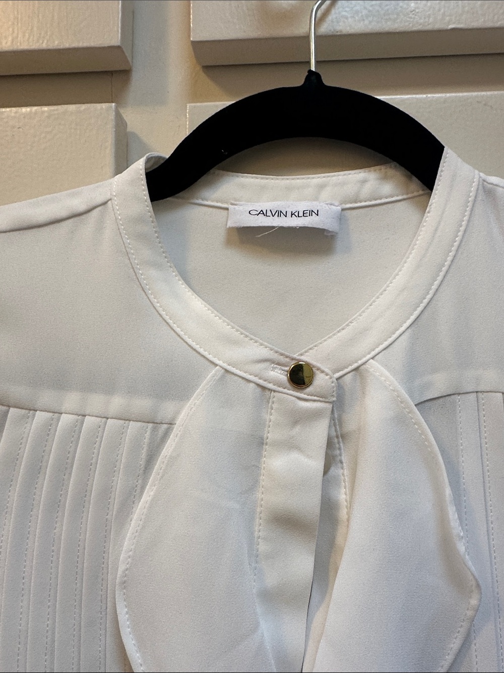Calvin Klein White Ruffle Pintuck Button-Front Blouse - Picture 2 of 3
